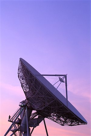 simsearch:700-00022194,k - Satellite Dish at Dusk Near Caracas, Venezuela Foto de stock - Con derechos protegidos, Código: 700-00082518