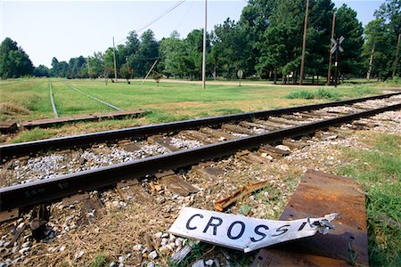 simsearch:700-00082932,k - Where the Southern Cross the Dog, Moorehead, Mississippi, USA Stock Photo - Rights-Managed, Code: 700-00098101