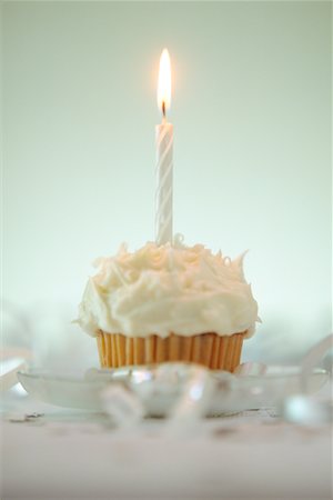simsearch:700-00477709,k - Birthday Cupcake Stock Photo - Rights-Managed, Code: 700-00098917