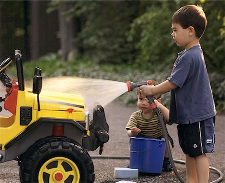 simsearch:700-00593102,k - Children Washing Car Stock Photo - Rights-Managed, Code: 700-00090234