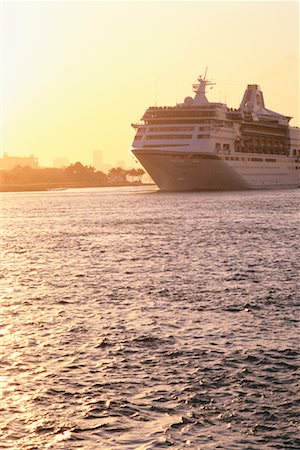 simsearch:700-01111260,k - Cruise Ship Leaving Port Miami, Florida Stock Photo - Rights-Managed, Code: 700-00093110