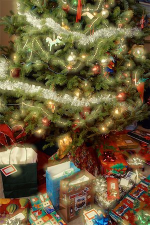 simsearch:700-00547217,k - Christmas Tree Stock Photo - Rights-Managed, Code: 700-00154072
