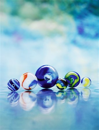 simsearch:700-00025922,k - Row of Marbles Stock Photo - Rights-Managed, Code: 700-00155857