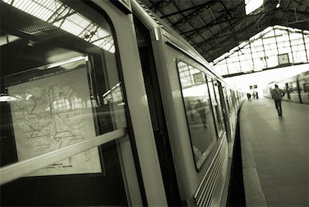 Station de train Paris, France Photographie de stock - Rights-Managed, Code: 700-00157687