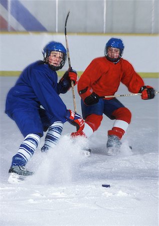 simsearch:700-00522757,k - Adolescents qui jouent au Hockey Photographie de stock - Rights-Managed, Code: 700-00152841