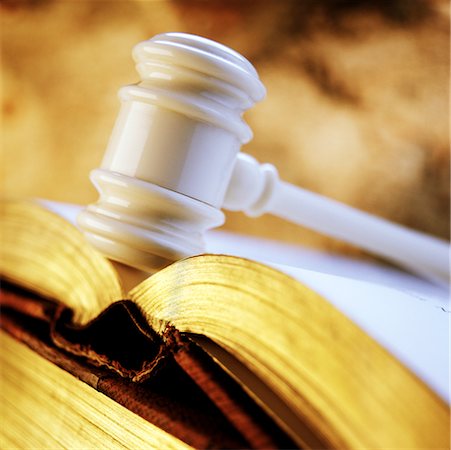 simsearch:700-00028739,k - Gavel on Book Stock Photo - Rights-Managed, Code: 700-00152986