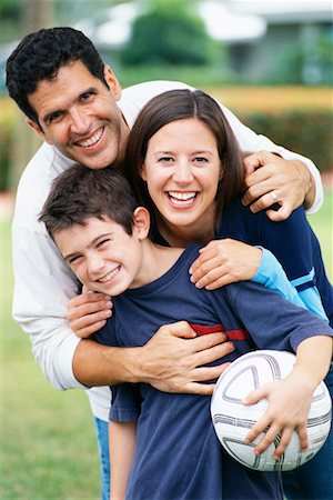 simsearch:693-06013834,k - Portrait of Family Outdoors Stock Photo - Rights-Managed, Code: 700-00153298