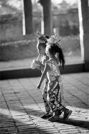 simsearch:700-00153601,k - Balinease Girls Walking Ubud, Bali, Indonesia Stock Photo - Rights-Managed, Code: 700-00153585