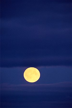 Full Moon Wager Bay, Northwest Territories Canada Stock Photo - Rights-Managed, Code: 700-00165381