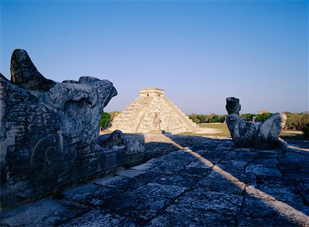 simsearch:700-00183783,k - Kukulkan Pyramid Yucatan, Mexico Stock Photo - Rights-Managed, Code: 700-00166000