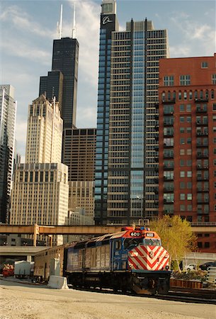 Train and Skyline Chicago, Illinois, USA Foto de stock - Con derechos protegidos, Código: 700-00168302