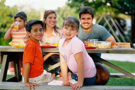simsearch:700-00073572,k - Family Picnic Stock Photo - Rights-Managed, Code: 700-00161150