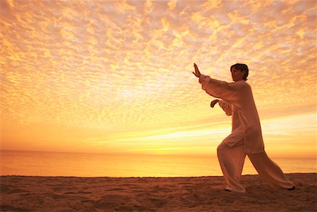 simsearch:858-03052147,k - Woman Doing Tai Chi Stock Photo - Rights-Managed, Code: 700-00161268