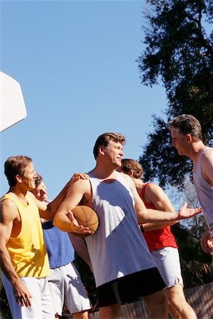 simsearch:700-03519160,k - Men Playing Basketball Foto de stock - Con derechos protegidos, Código: 700-00163955