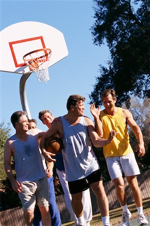 simsearch:700-03519160,k - Men Playing Basketball Foto de stock - Con derechos protegidos, Código: 700-00163956