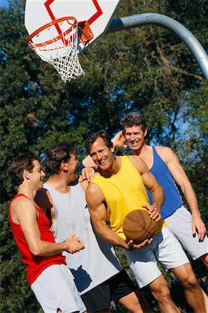 simsearch:700-03519160,k - Men Playing Basketball Foto de stock - Con derechos protegidos, Código: 700-00163953
