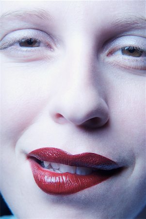 simsearch:873-06440787,k - Woman Biting her Lip Stock Photo - Rights-Managed, Code: 700-00177993