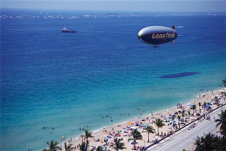 simsearch:700-00082926,k - Blimp Over Ft. Lauderdale Florida, USA Stock Photo - Rights-Managed, Code: 700-00170271