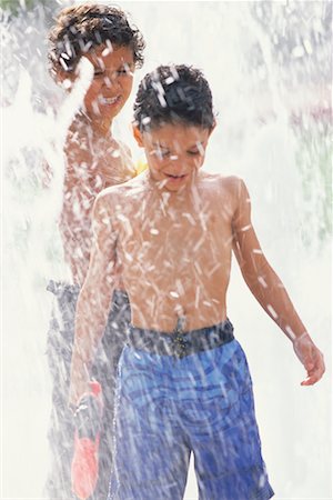 simsearch:625-01748893,k - Boys Playing with Water Stock Photo - Rights-Managed, Code: 700-00185892