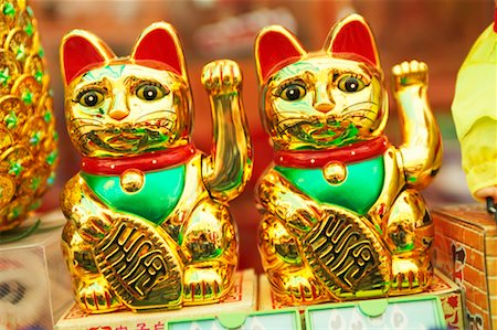 simsearch:700-00034776,k - Maneki Neko Chinatown, Singapore Stock Photo - Rights-Managed, Code: 700-00188453