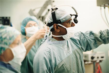 simsearch:700-01234802,k - Doctor Getting Ready for Surgery Stock Photo - Rights-Managed, Code: 700-00196353