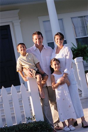 simsearch:700-00073572,k - Family Portrait Stock Photo - Rights-Managed, Code: 700-00198371