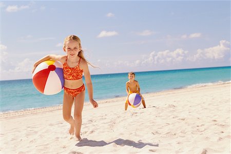 simsearch:700-00092986,k - Children on Beach with Beach Ball Stock Photo - Rights-Managed, Code: 700-00193867