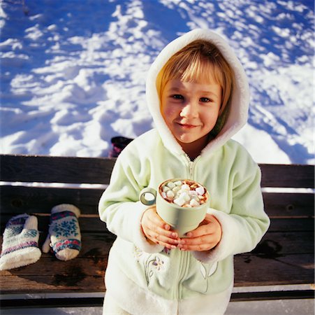 simsearch:700-03698239,k - Girl with Hot Chocolate Stock Photo - Rights-Managed, Code: 700-00268148