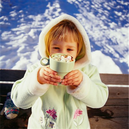 simsearch:700-03698239,k - Girl with Hot Chocolate Stock Photo - Rights-Managed, Code: 700-00268150