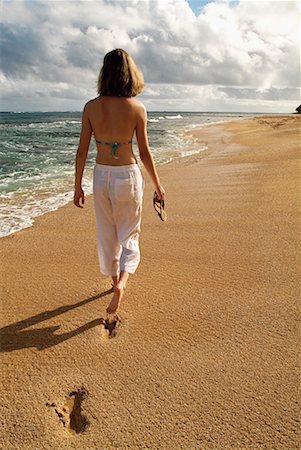 simsearch:700-00085279,k - Girl Walking on Beach Stock Photo - Rights-Managed, Code: 700-00268314