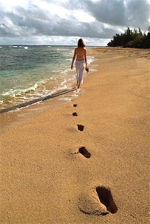 simsearch:700-00085279,k - Girl Walking on Beach Stock Photo - Rights-Managed, Code: 700-00268311