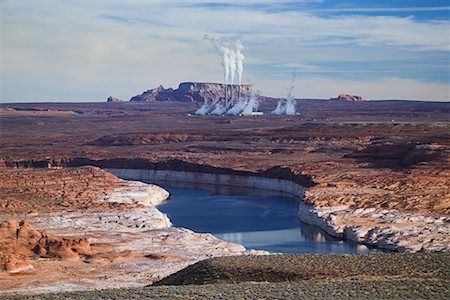 simsearch:700-02633802,k - Coal-Fired Power Station and Glen Canyon Dam Page, Arizona, USA Stock Photo - Rights-Managed, Code: 700-00274762