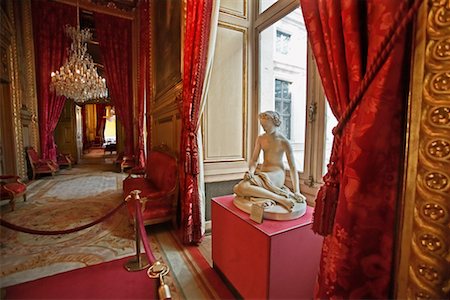 simsearch:700-03068855,k - Statue in Hallway Louvre Paris, France Stock Photo - Rights-Managed, Code: 700-00285764