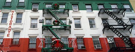 simsearch:700-01694071,k - Restaurant Painted in Italian Colours Little Italy, New York USA Stock Photo - Rights-Managed, Code: 700-00318335
