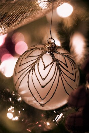 simsearch:700-01083071,k - Christmas Ornament Stock Photo - Rights-Managed, Code: 700-00343553