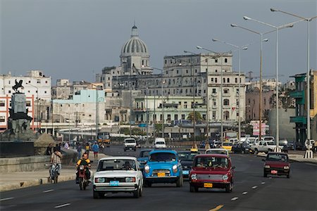 simsearch:841-03035281,k - Traffic on the Malecon Havana, Cuba Stock Photo - Rights-Managed, Code: 700-00356698