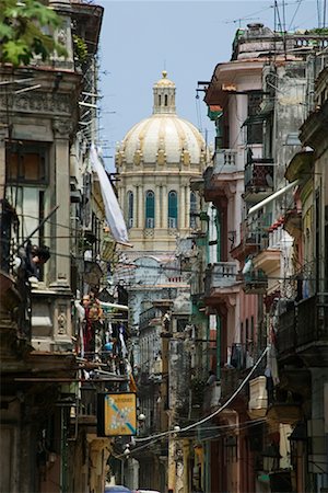 simsearch:700-06465885,k - Street Scene Havana, Cuba Stock Photo - Rights-Managed, Code: 700-00356712