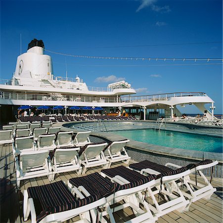simsearch:700-01236711,k - Cruise Ship Stock Photo - Rights-Managed, Code: 700-00357755