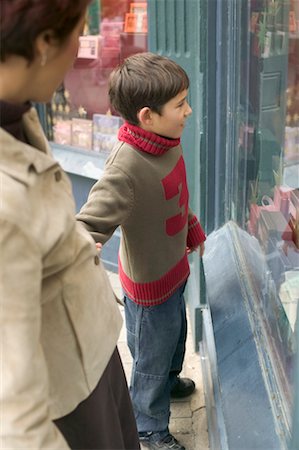 Mother and Son Window Shopping Stock Photo - Rights-Managed, Code: 700-00350847