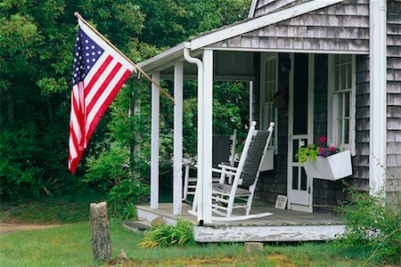 simsearch:700-06465746,k - Front Porch Stock Photo - Rights-Managed, Code: 700-00366249