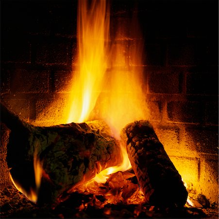 simsearch:614-03763965,k - Fire in Fireplace Stock Photo - Rights-Managed, Code: 700-00361287