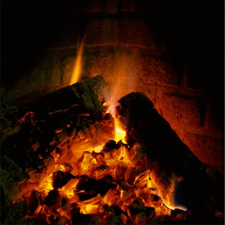 simsearch:614-03763965,k - Fire in Fireplace Stock Photo - Rights-Managed, Code: 700-00361288