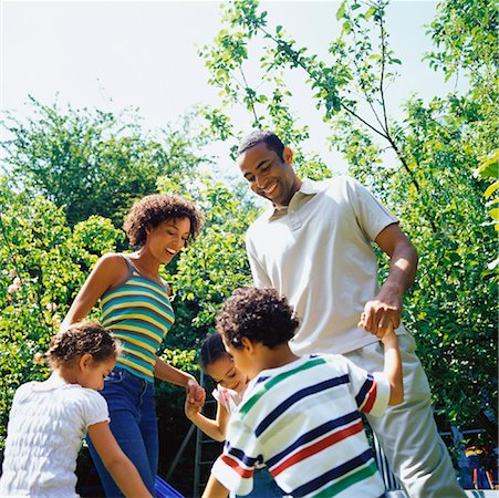 Famille en plein air Photographie de stock - Rights-Managed, Code: 700-00363696