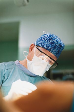 simsearch:700-01234802,k - Doctor in Surgery Stock Photo - Rights-Managed, Code: 700-00424727