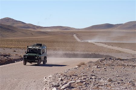 salt - Voiture sur la route de terre, la Province de Salta, Argnetina Photographie de stock - Rights-Managed, Code: 700-00424966