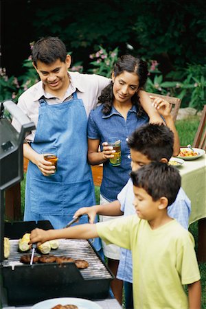 simsearch:700-00364230,k - Family at Barbeque Stock Photo - Rights-Managed, Code: 700-00425956