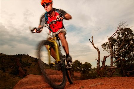 simsearch:6115-06778762,k - Homme VTT, Red Rocks, Colorado, USA Photographie de stock - Rights-Managed, Code: 700-00429926