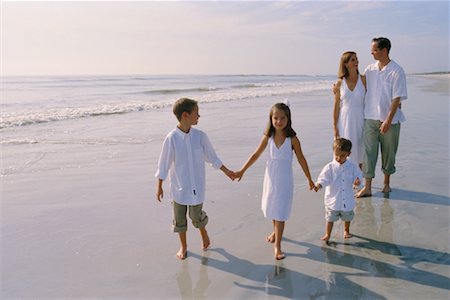 simsearch:700-00073572,k - Family Holding Hands, Walking On the Beach Stock Photo - Rights-Managed, Code: 700-00439161