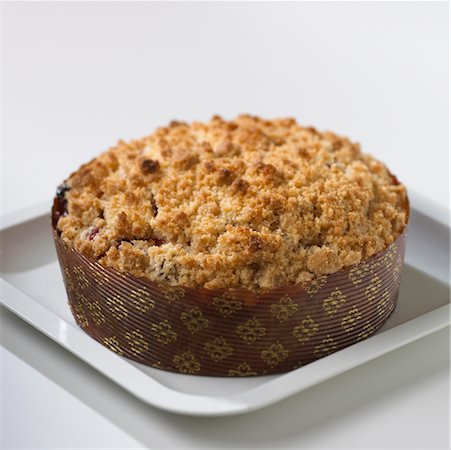 simsearch:700-00477709,k - Fruit Crumble Cake Stock Photo - Rights-Managed, Code: 700-00477716