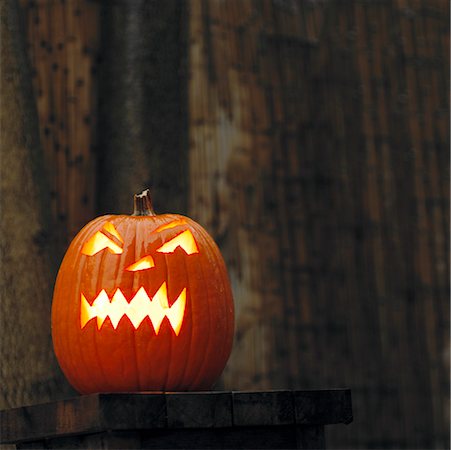 simsearch:700-00262810,k - Jack-o-lantern Stock Photo - Rights-Managed, Code: 700-00477720